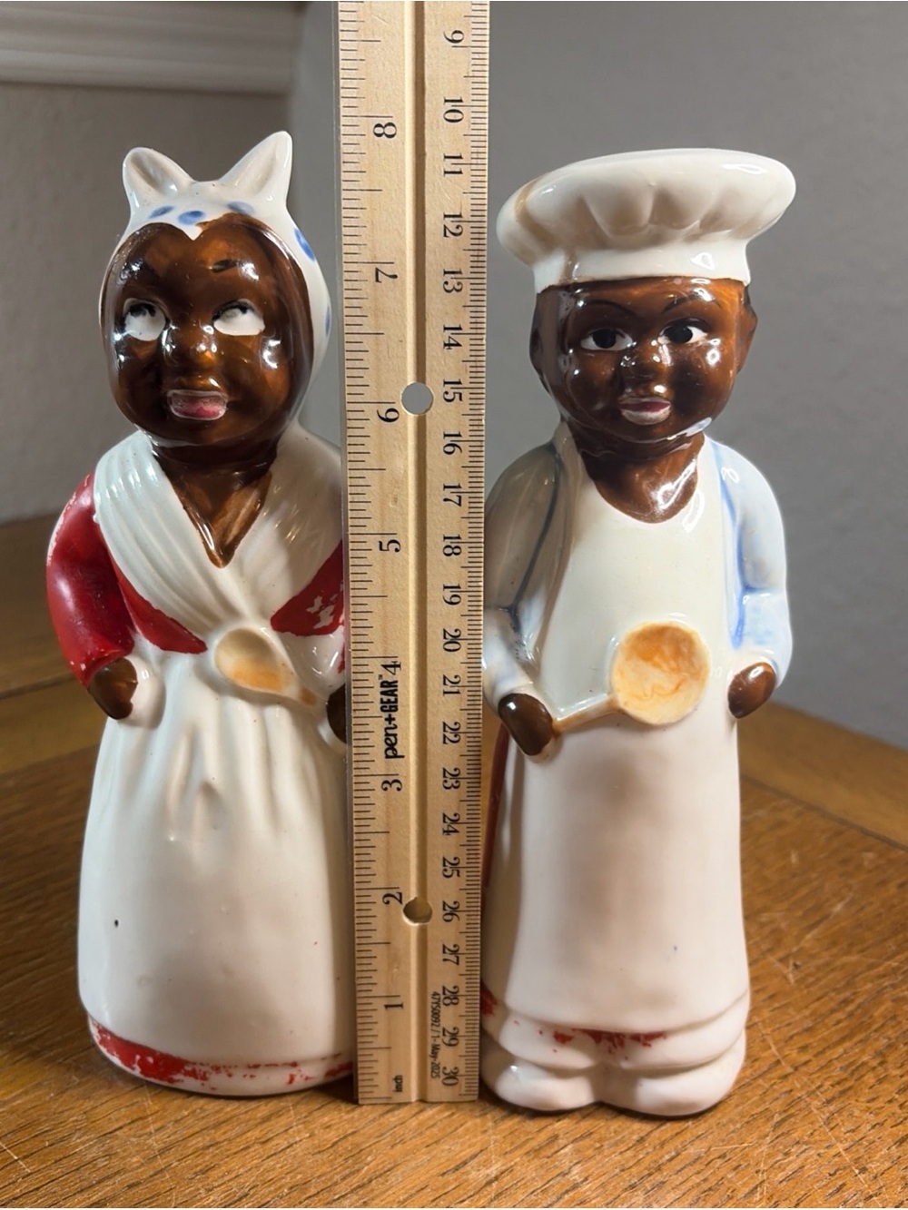 Vintage Large Americana Salt & Pepper Shakers (1940s–50s)  8” - Picture 6 of 8